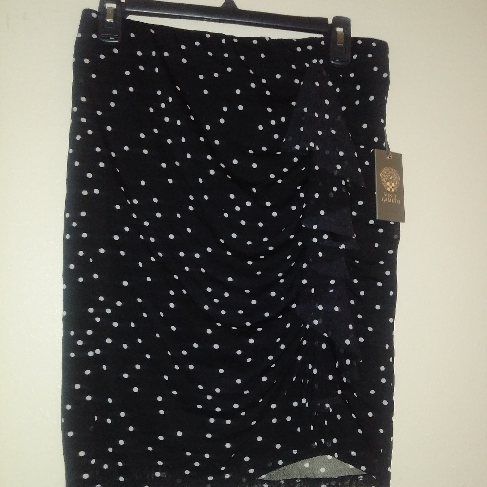 NEW Vince Camuto polka dot skirt!!